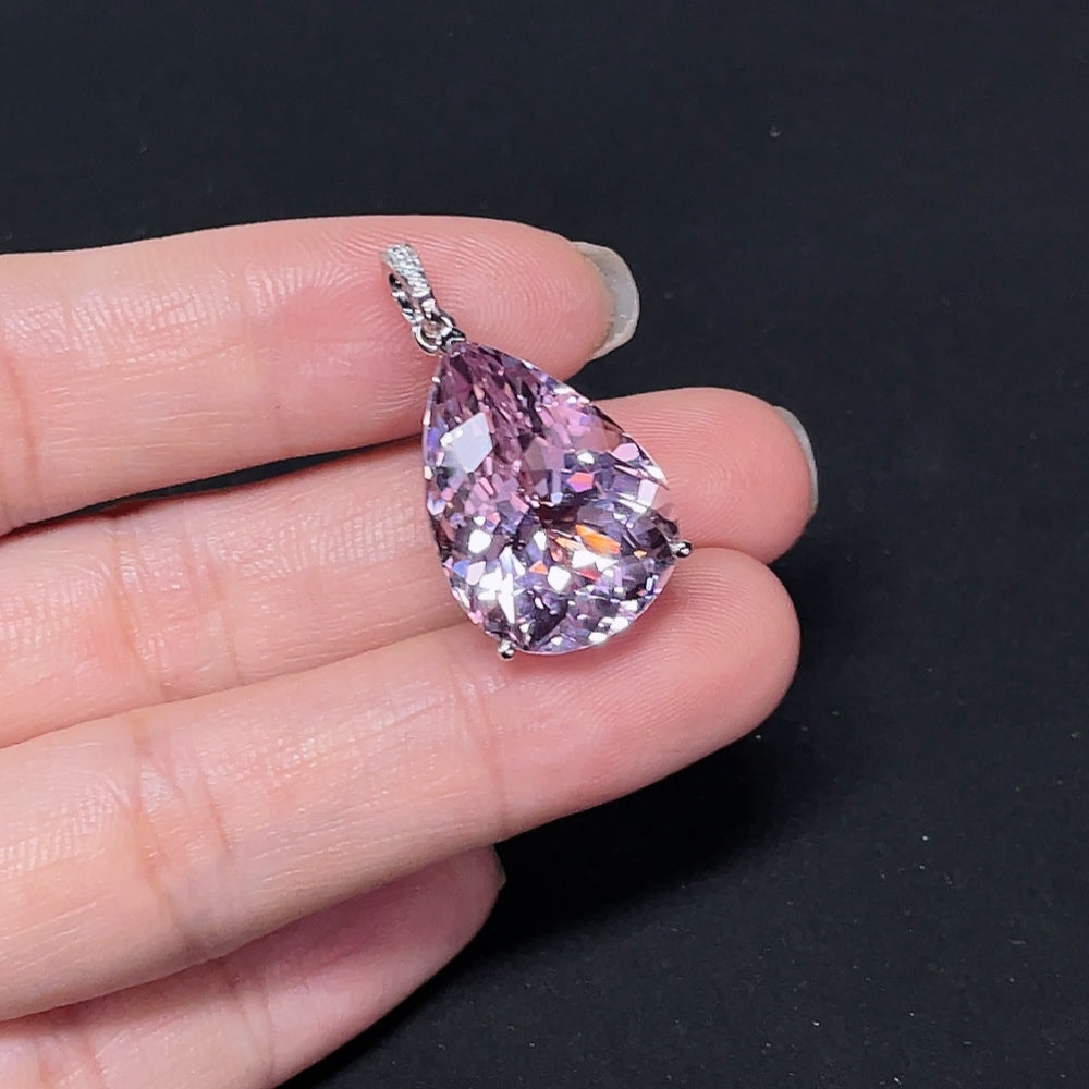 Spodumene Pendant with 18K Gold Mount, Total Weight Approx. 6.40g, Color Origin Undetermined, Accented with Diamonds
