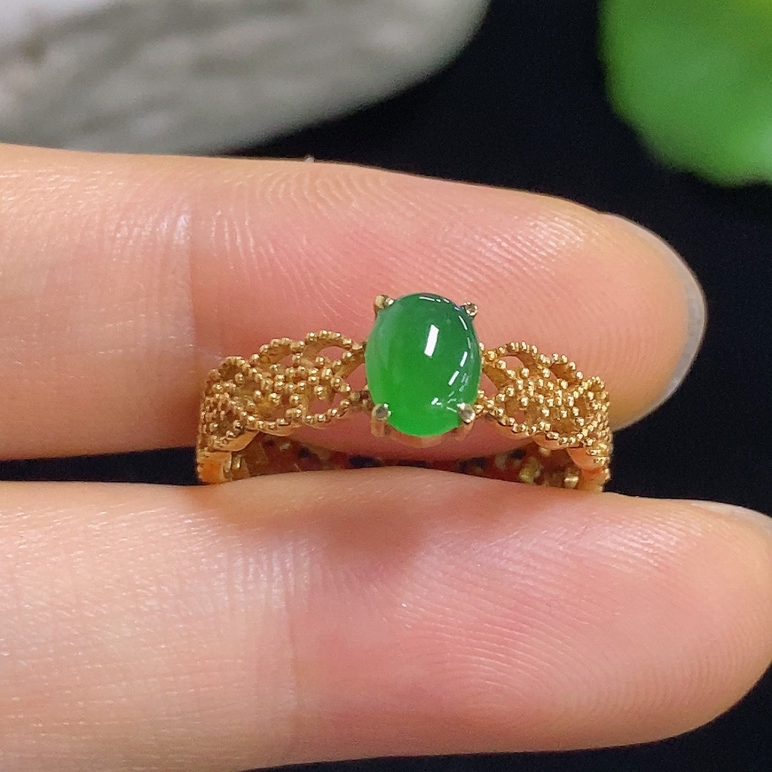 Jadeite Cabochon Inlay Ring 18K
