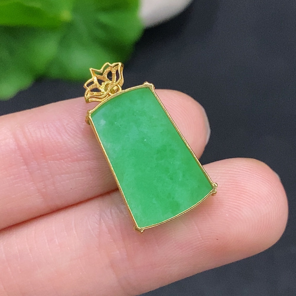 Jadeite Plain Pendant with 18K Gold Setting, Total Weight Approx. 2g