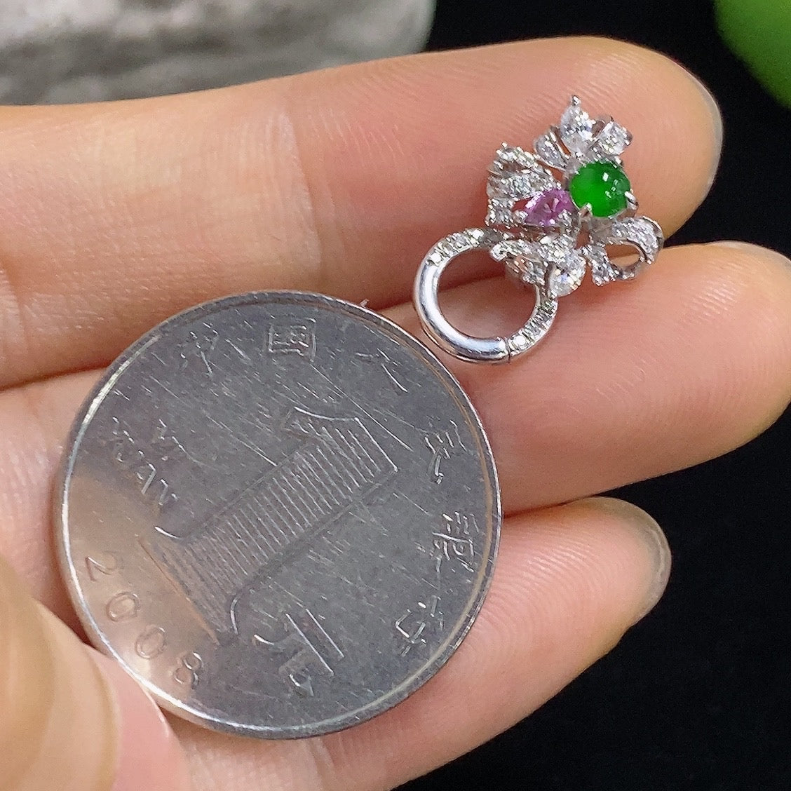 Jadeite Cabochon Pendant with 18K Gold and Diamond Accents (Colorless)