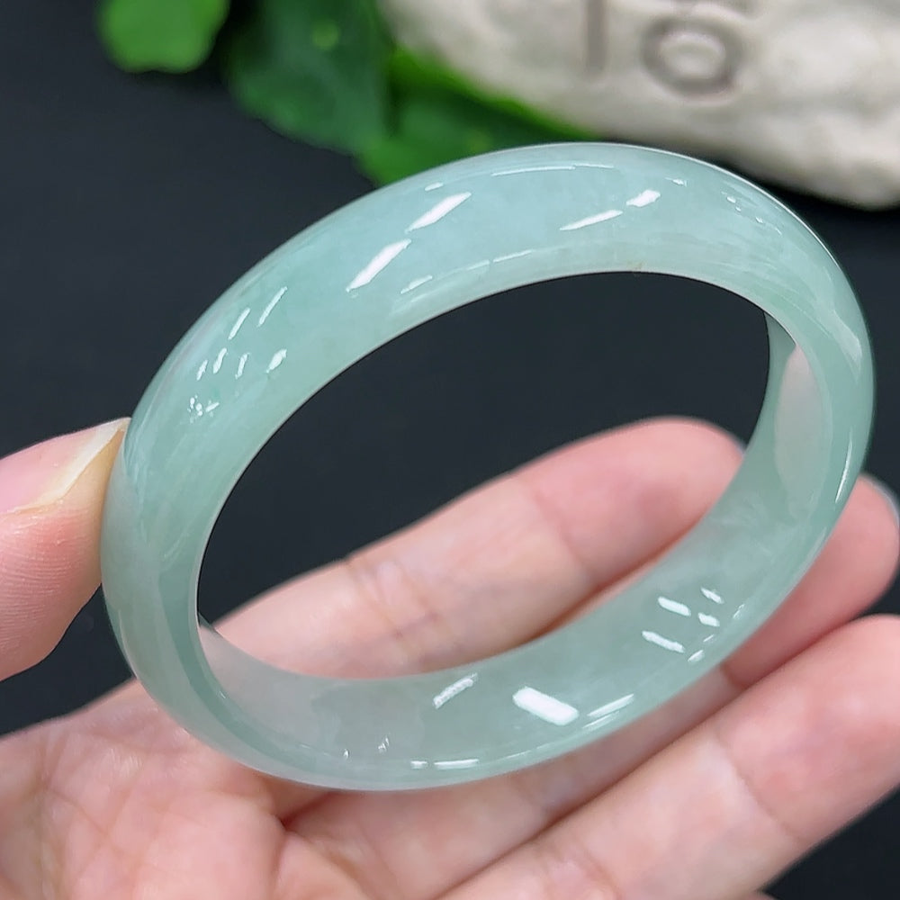 Jadeite Round Bangle