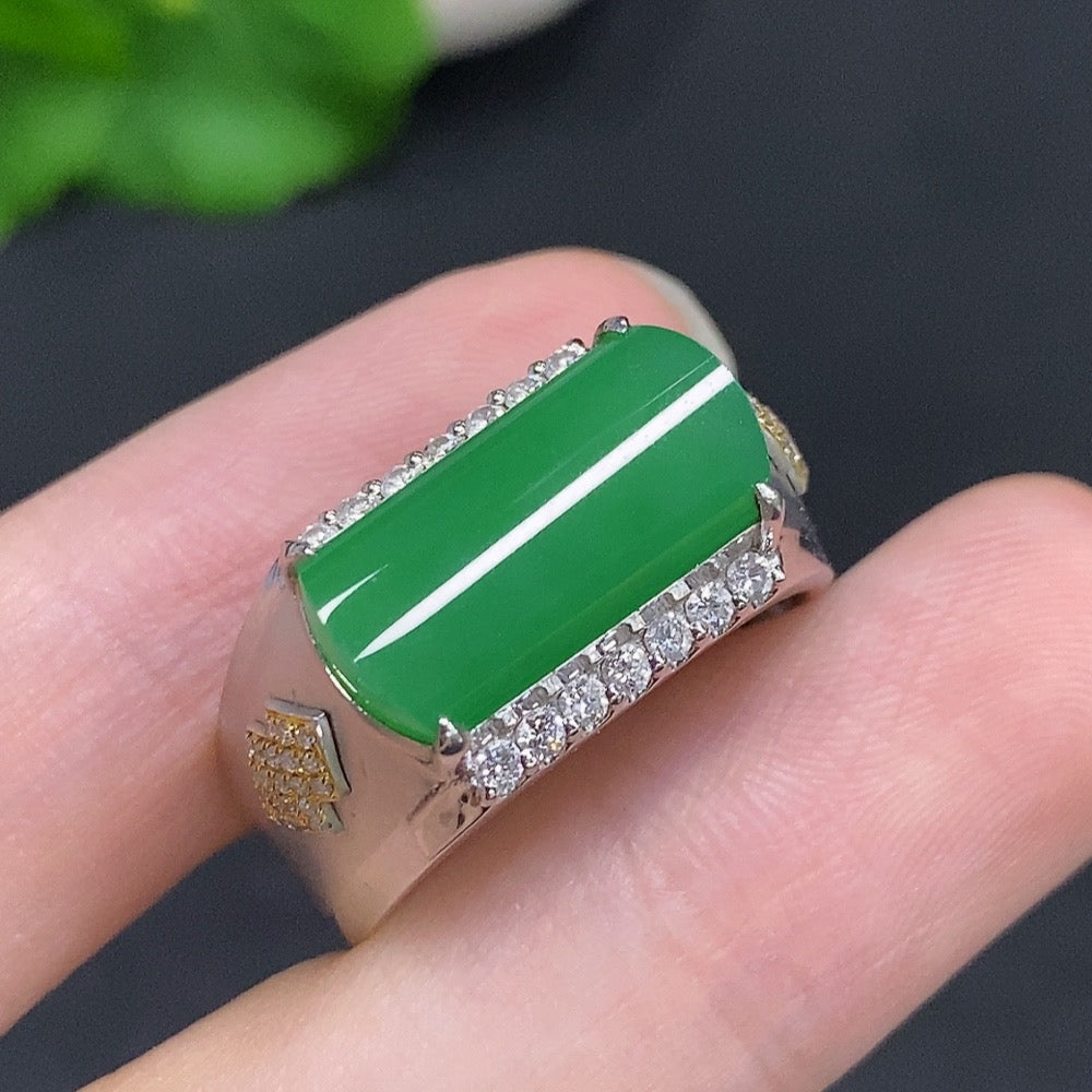 Jadeite Cabochon Ring 18k Gold Total Weight Approx. 8.6g Size 21 with Diamond Accents