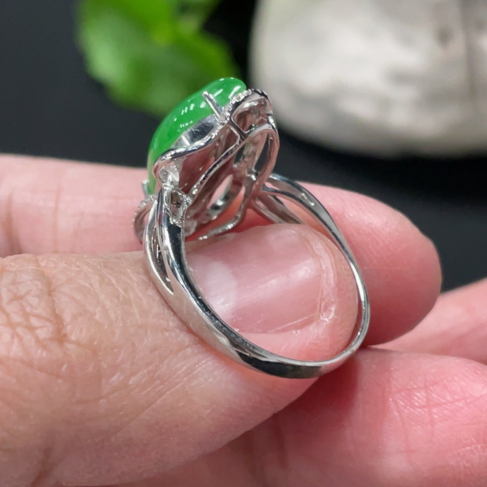 Jadeite Inlaid Ring 18k Gold Setting Size 13 with Diamond Accents Total Weight Approx. 3.89g