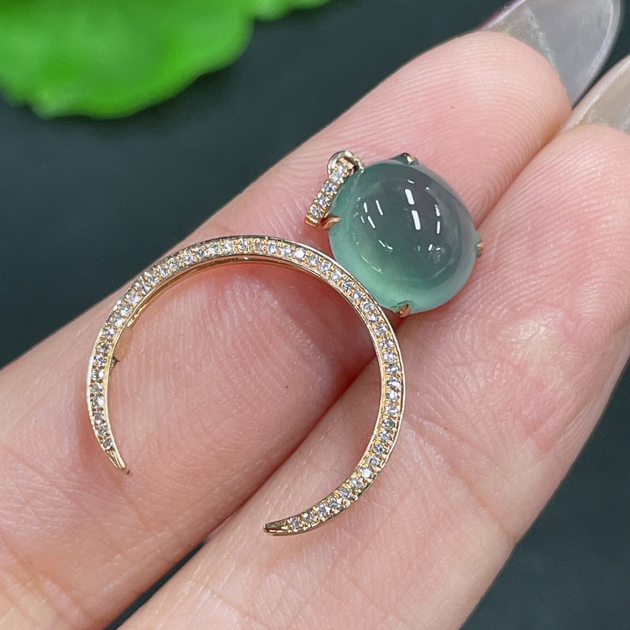 Jadeite Pendant 18k Gold Set with Diamonds (Dual-purpose Ring) Total Weight Approx. 1.82g
