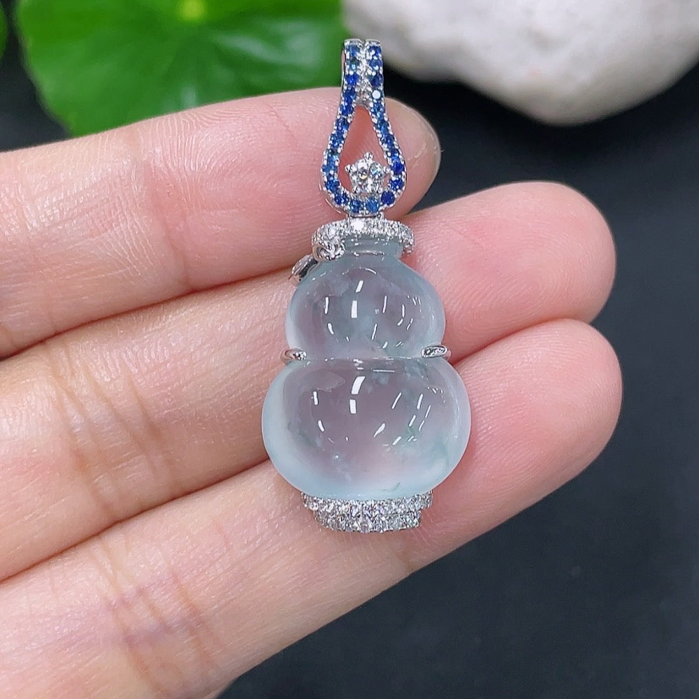 Jadeite inlaid gourd pendant 18K with diamond (colorless)
