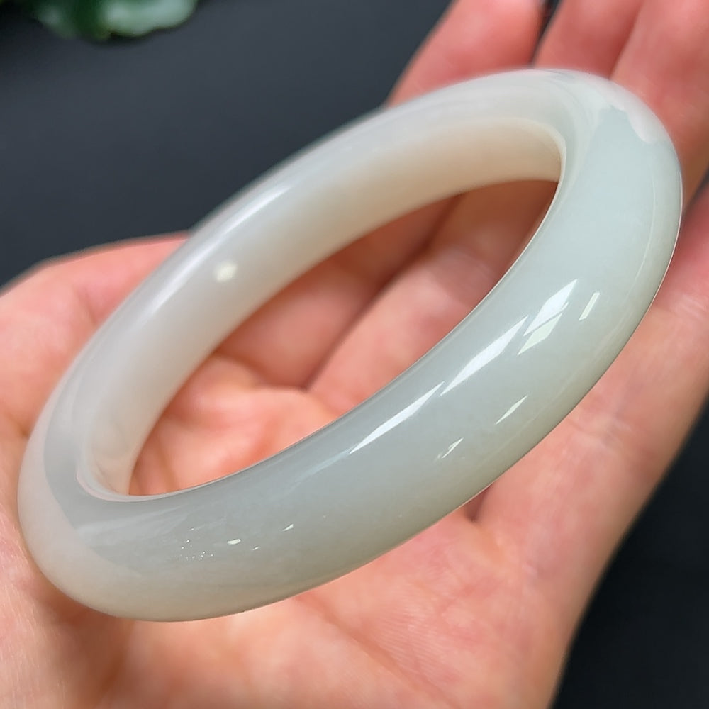Round Hetian Jade bracelet with 58.9mm diameter and 67.83g weight, crafted by HKHQ, showcasing smooth, polished jade beads.