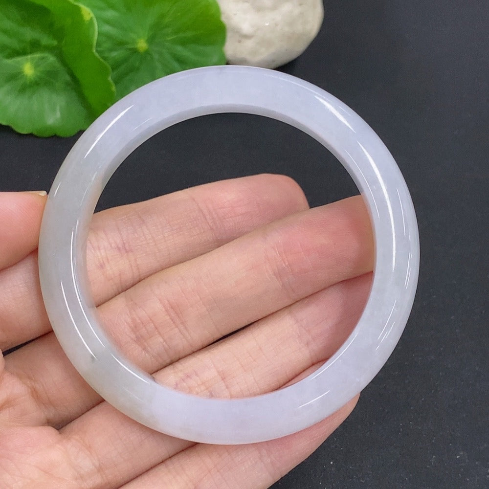 HKHQ Jadeite round bangle, size 52.2, weighing 40.24g, showcasing smooth, polished jadeite in a circular bracelet design.