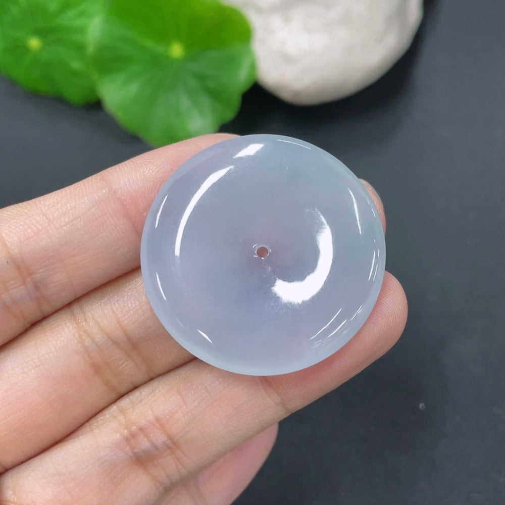 Jadeite Pendant Peace Knot, Total Weight Approx. 9.49g