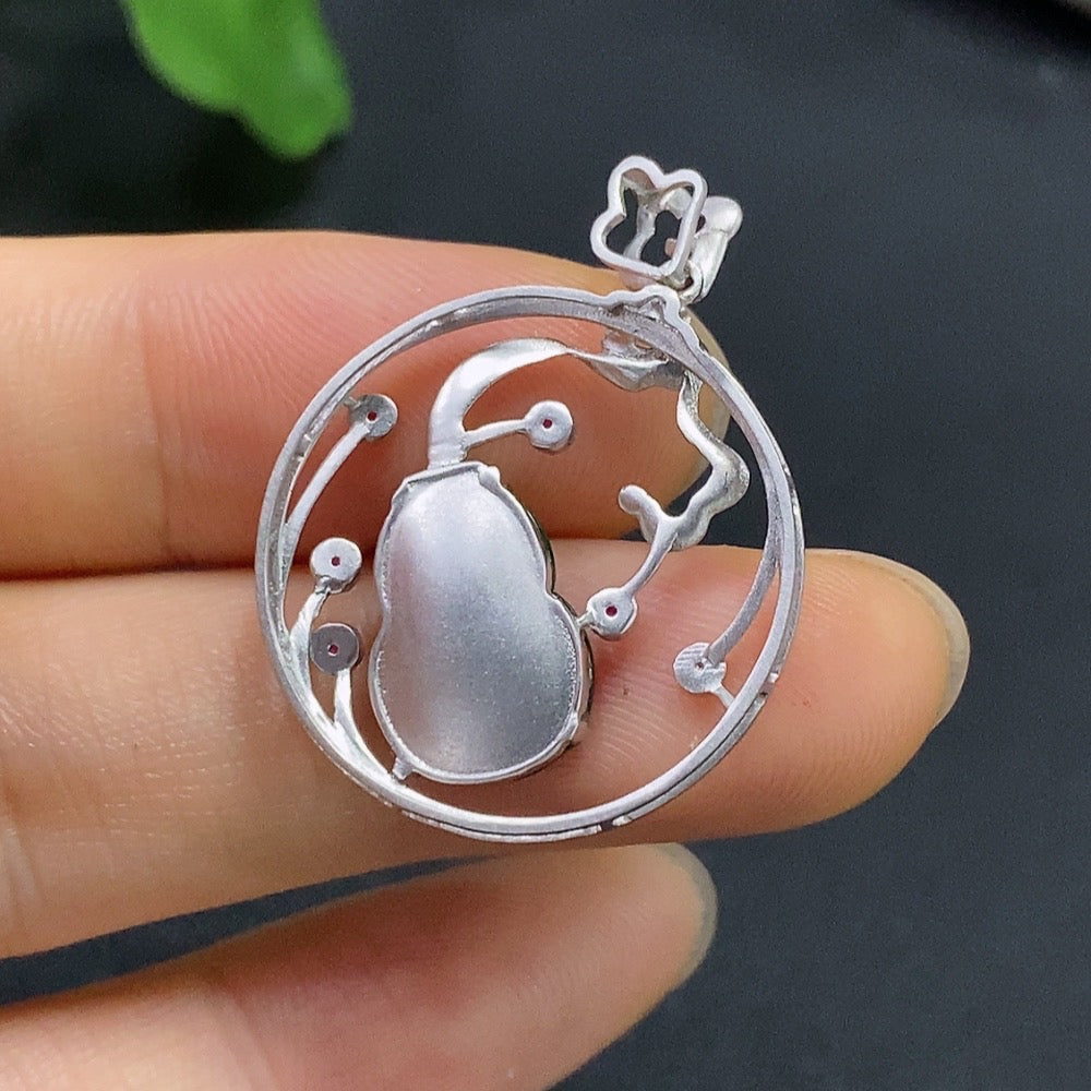 Jadeite Gourd Pendant 18K Gold Total Weight About 2.58g