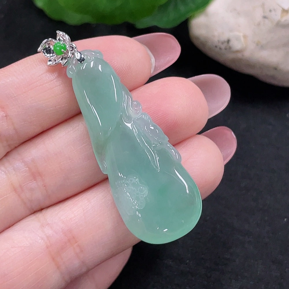 Jadeite Pendant 18K Gold Total Weight Approx. 9g