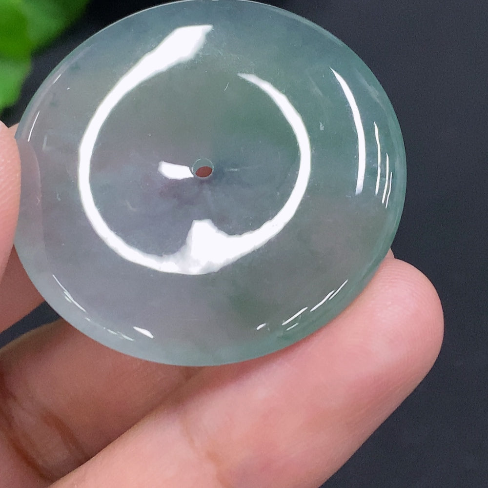 Jadeite Peace Knot, total weight approximately 15.3g