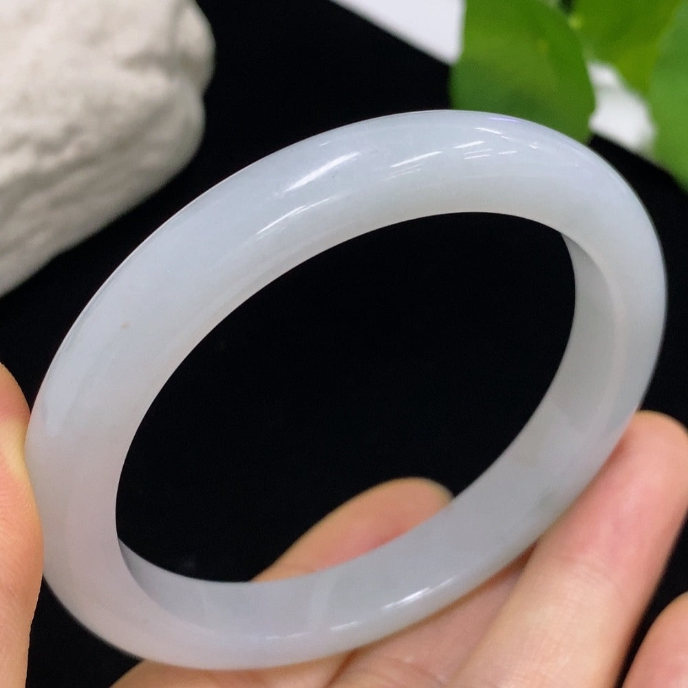 Jadeite Round Bangle