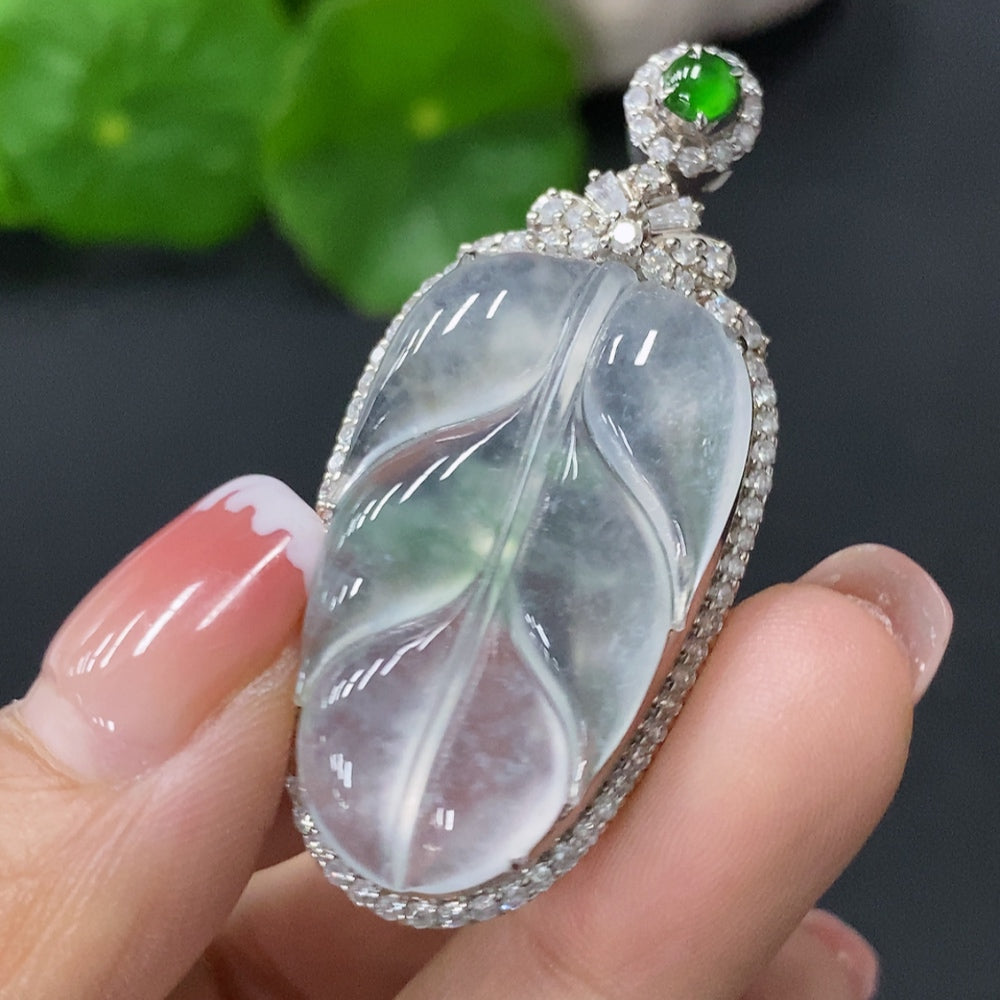Jadeite Inlaid Leaf Pendant 18k Total Weight Approx.8.84g