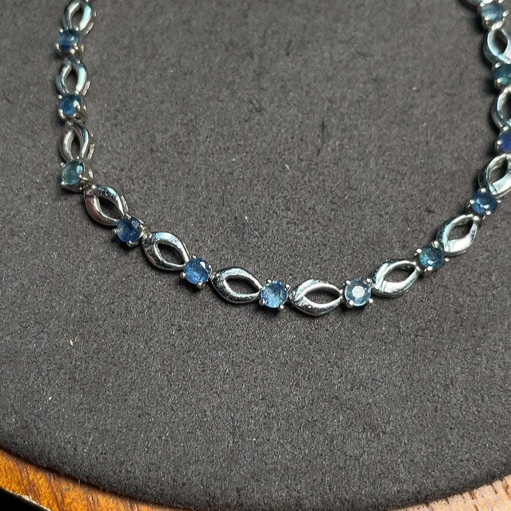 18K Gold Sapphire Bracelet, Total Weight Approx. 5.08g