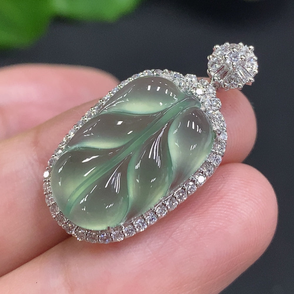 Jadeite Leaf Inlaid Pendant 18K Gold Total Weight Approx. 3.5g (With Diamond Accents)