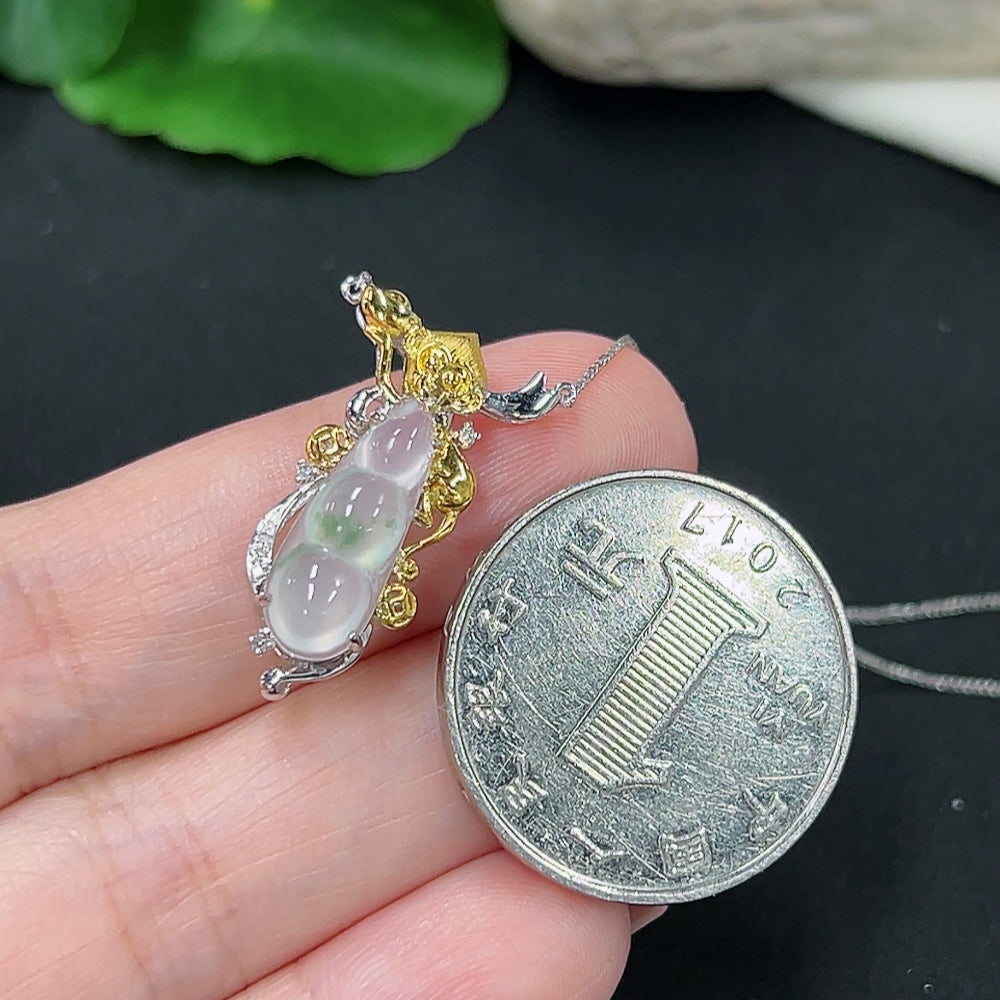 Jadeite Pendant Set in 18K Gold (with Diamond Accents) (Including Chain Weight)