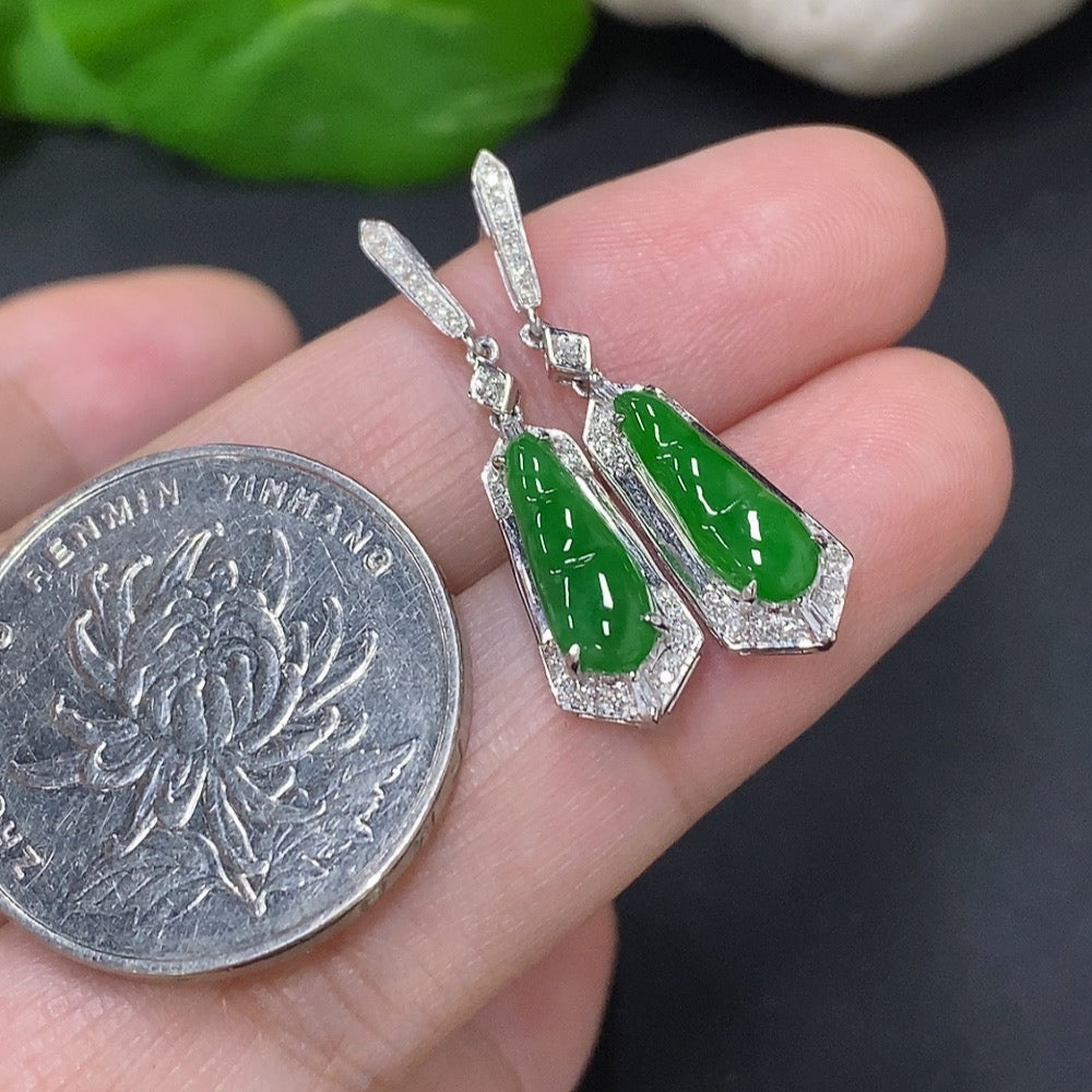 Jadeite Lucky Bean Earrings with 18K Gold Mounting, Total Weight Approx. 2.3g (Accented with Diamonds)