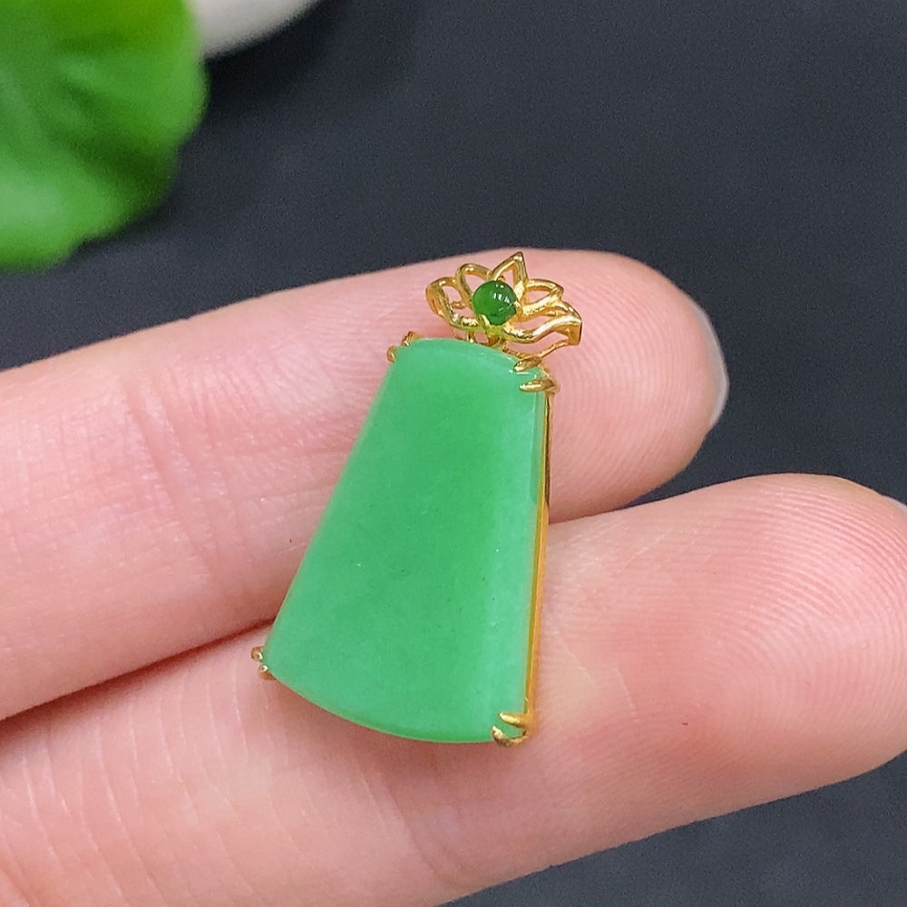 Jadeite Plain Pendant Pendant with 18K Gold, Total Weight Approx. 1.7g