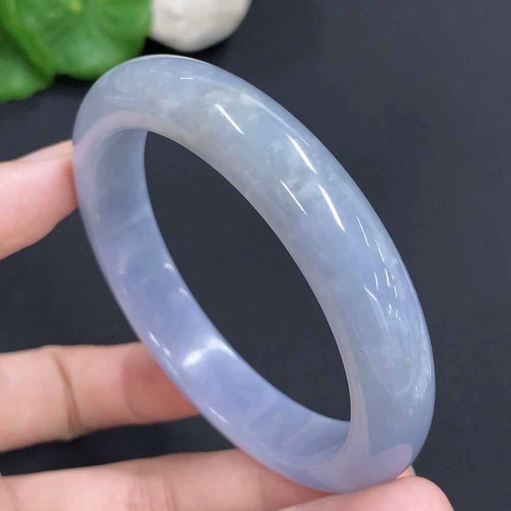 Jadeite round bracelet with 55.2g weight and size 57, featuring smooth jadeite beads, by HKHQ.