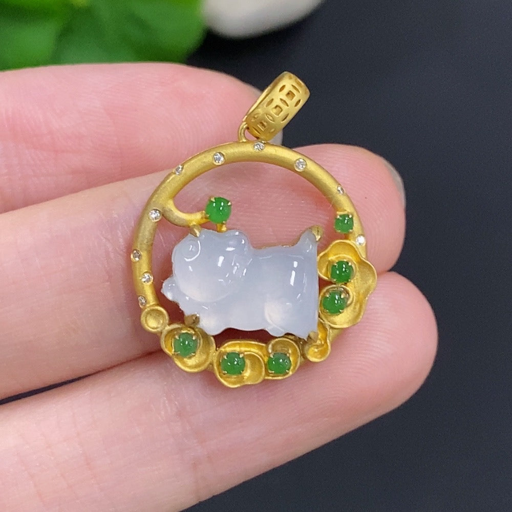 Jadeite Inlaid Pendant with White Back Cover Non-Gold and 18K Gold Rest, Total Weight Approx. 4.1g, Set with Diamonds