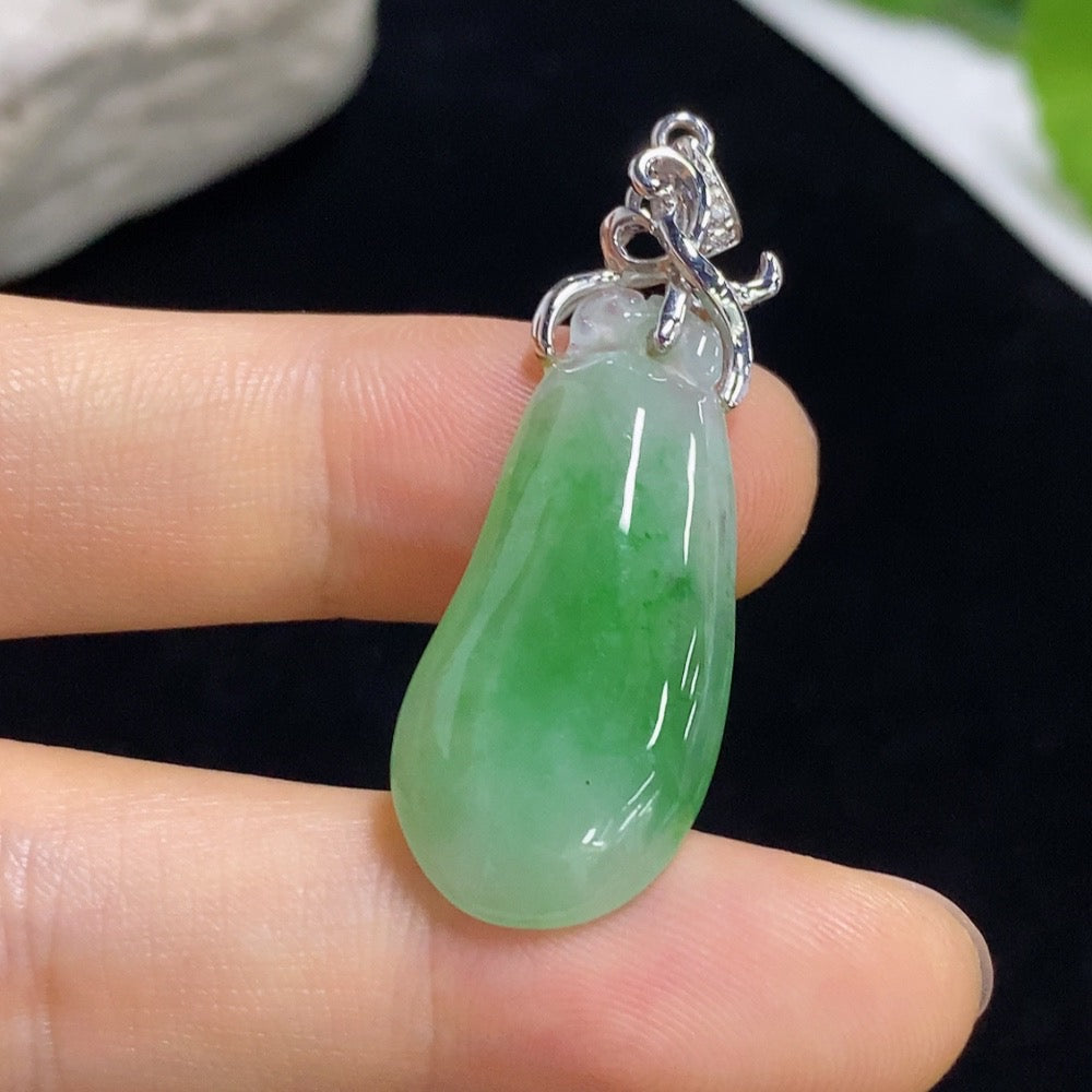 Jadeite Blessing Melon Pendant with 18K Gold and Diamond Accents, Total Weight Approximately 4.74g