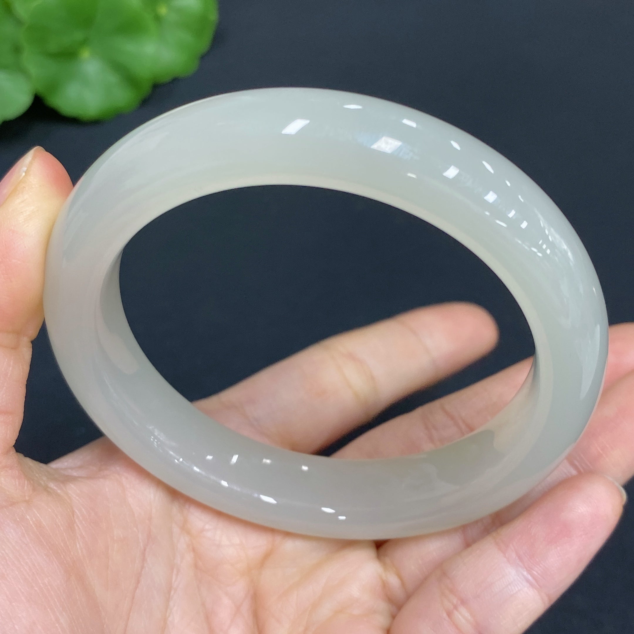 Hetian Jade Round Bracelet (Size 58.5, Total Weight Approx. 62g)