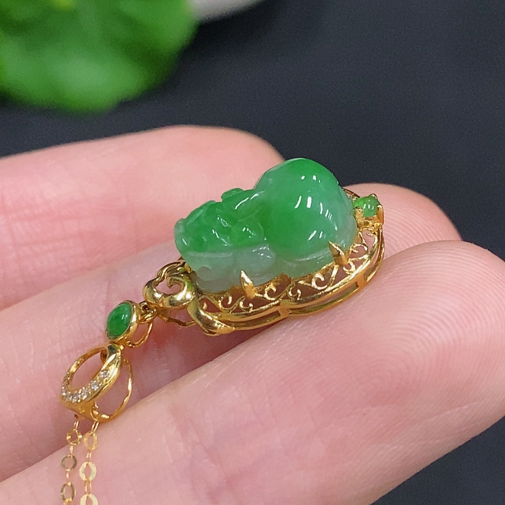 Jadeite Pi Xiu Inlaid Pendant 18K Gold Total Weight Approx. 1.9g Including Chain