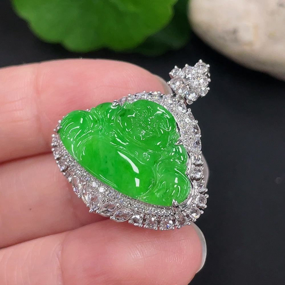 Jadeite Buddha pendant 18K gold total weight approx. 7g (with diamond accents)