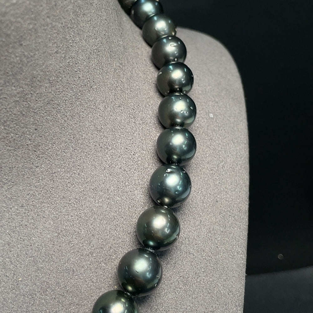 Seawater Pearl Necklace Non-Gold Total Weight Approx. 83.1g Size About 10.9-13.3mm