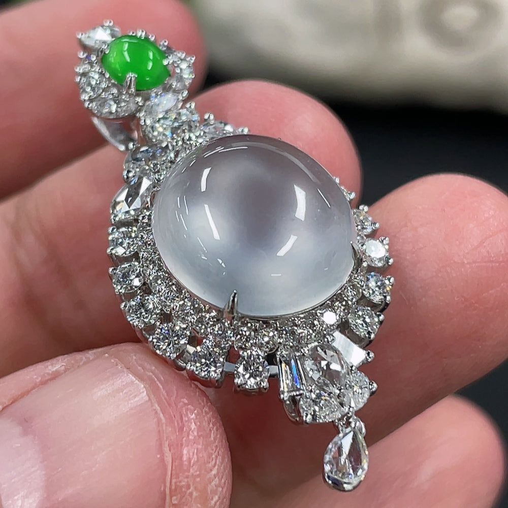 Jadeite Cabochon Pendant, 18K Gold Setting with Diamond Accents, Total Weight Approx. 6.4g
