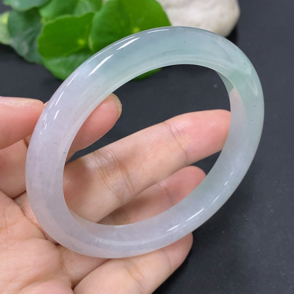 HKHQ Jadeite round bangle in size 56.7 with a total weight of 44g, showcasing smooth, polished jadeite craftsmanship.