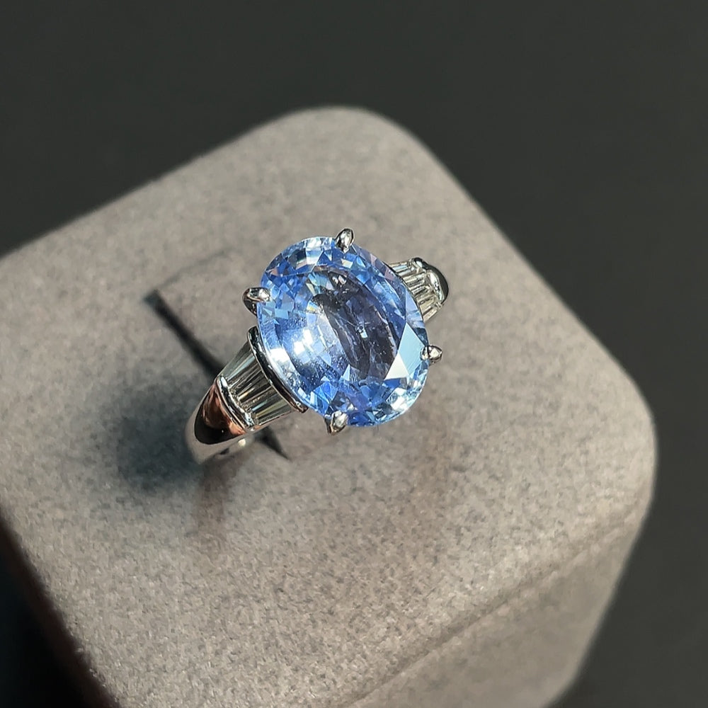 Sapphire ring Pt900 with diamonds, total weight about 8g, size 17, AIGS certificate: no heating, cornflower blue, origin Sri Lanka, Blue 5.41cts
