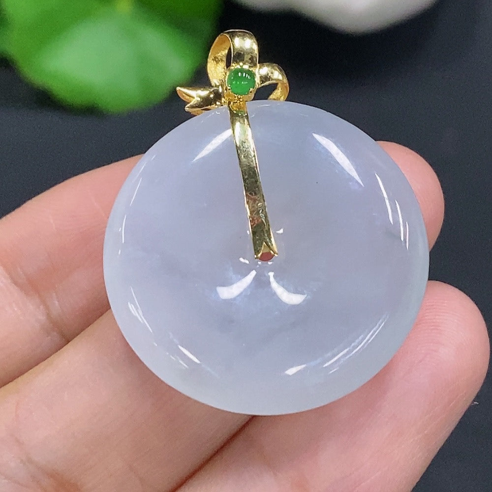 Jadeite Ruyi Pendant with 18K Gold Clasp, Total Weight Approx. 8.84g