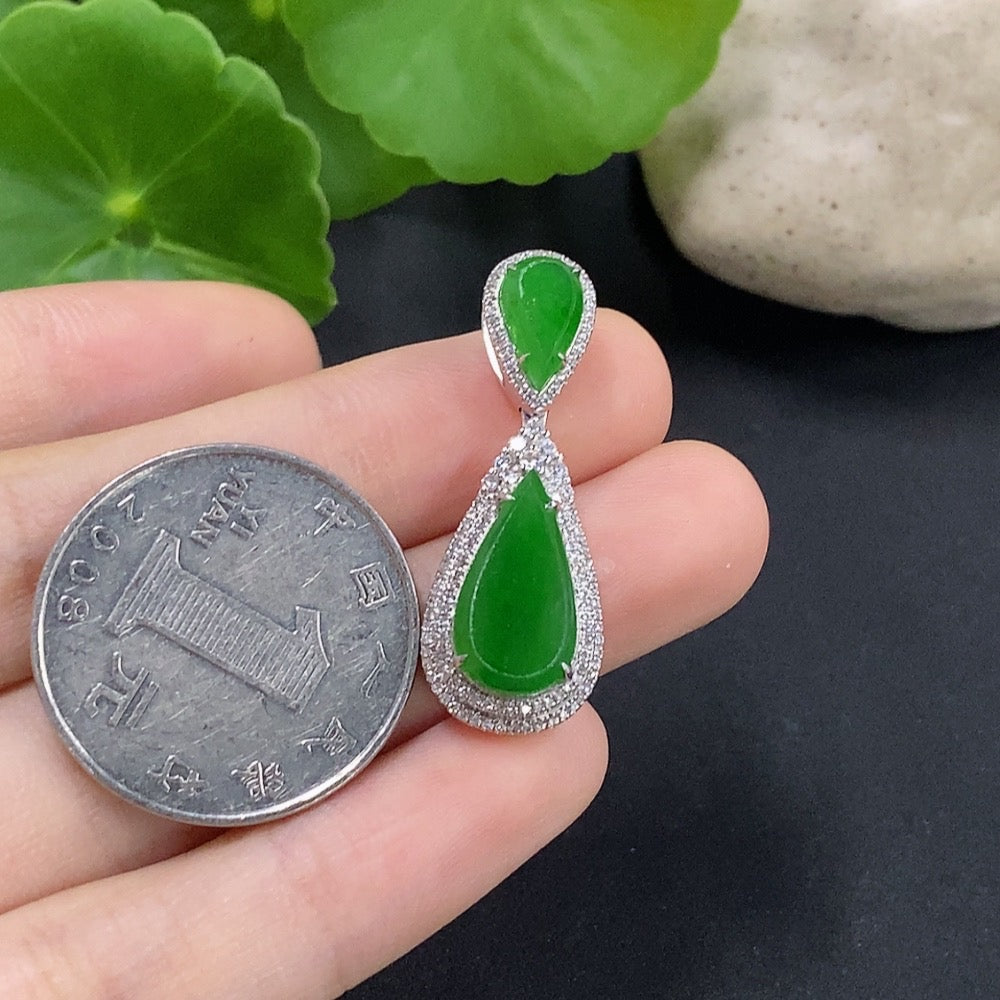 Jadeite Water Drop Pendant with 18K Gold and Diamond Accents, Total Weight Approximately 4.62g