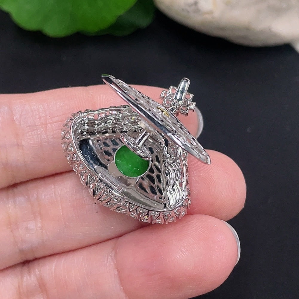 Jadeite Buddha pendant 18K gold total weight approx. 7g (with diamond accents)