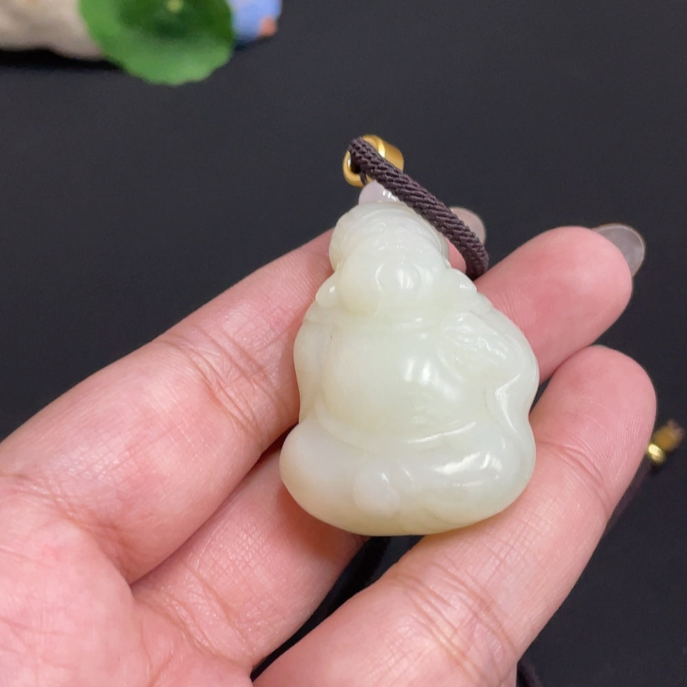Hetian Jade Pendant    God of Wealth   Total Weight: approx. 34.8g [including rope]