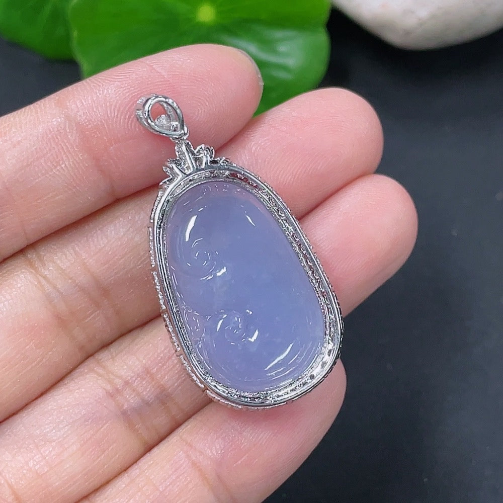 Jadeite inlaid Ruyi pendant with intricate design, non-gold, weighing approximately 6.37g, from HKHQ.