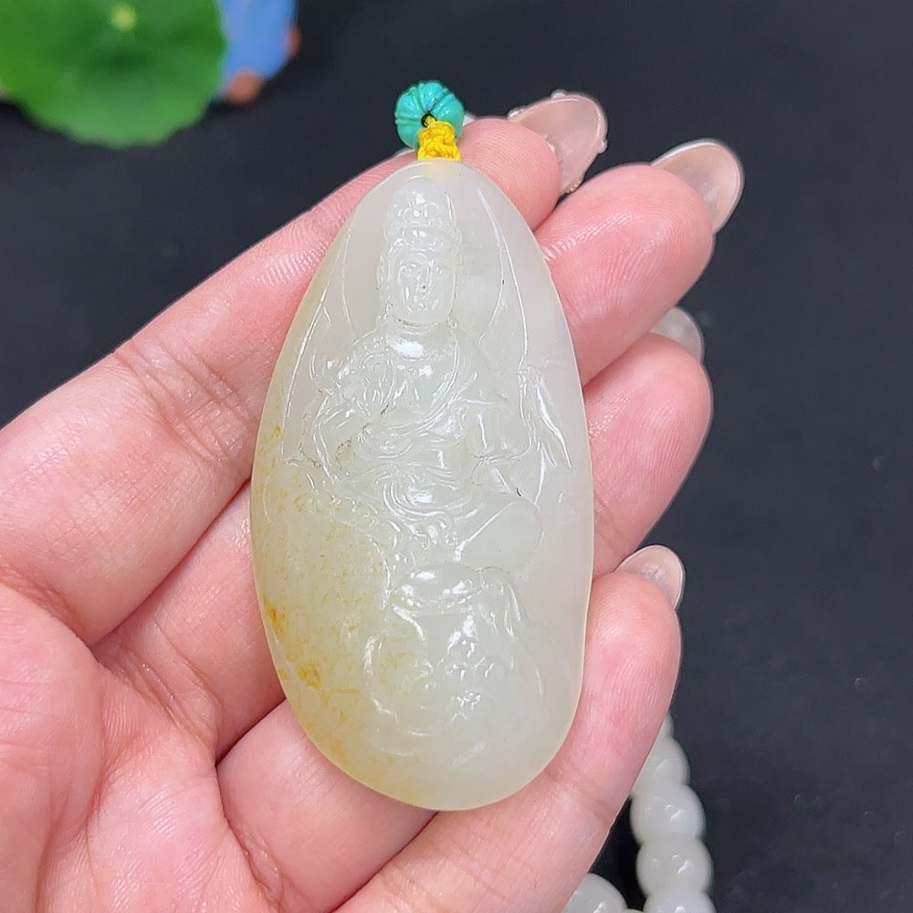 Hetian Jade Pendant of Samantabhadra Bodhisattva [Total weight approx. 105.8g (including chain)] [Undetermined origin of skin color] [Matching beads not Hetian Jade]