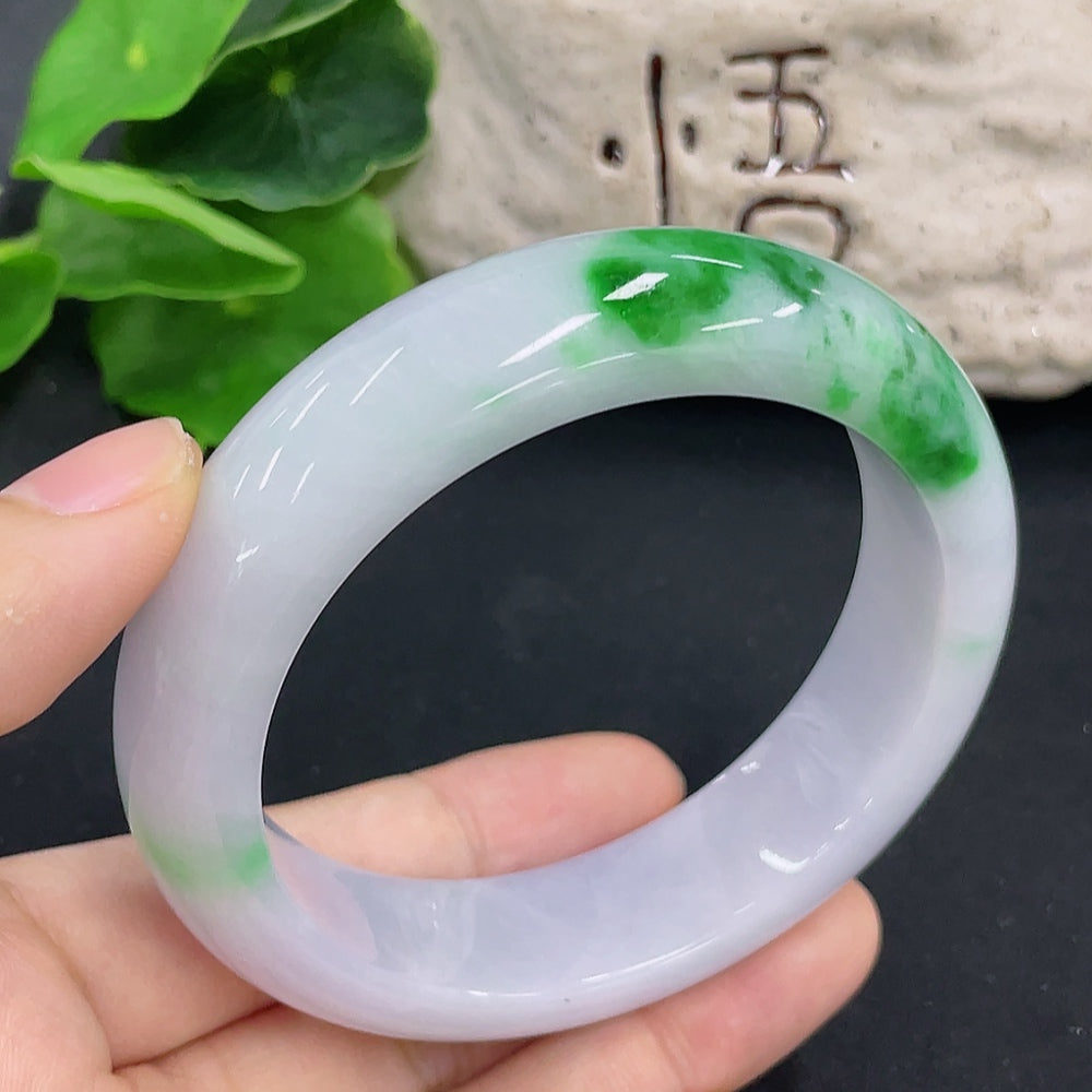 HKHQ jadeite round bracelet with 58.7mm size and 88.42g weight, featuring smooth, polished jadeite beads.