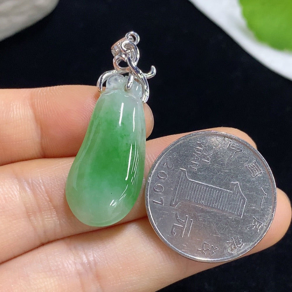 Jadeite Blessing Melon Pendant with 18K Gold and Diamond Accents, Total Weight Approximately 4.74g