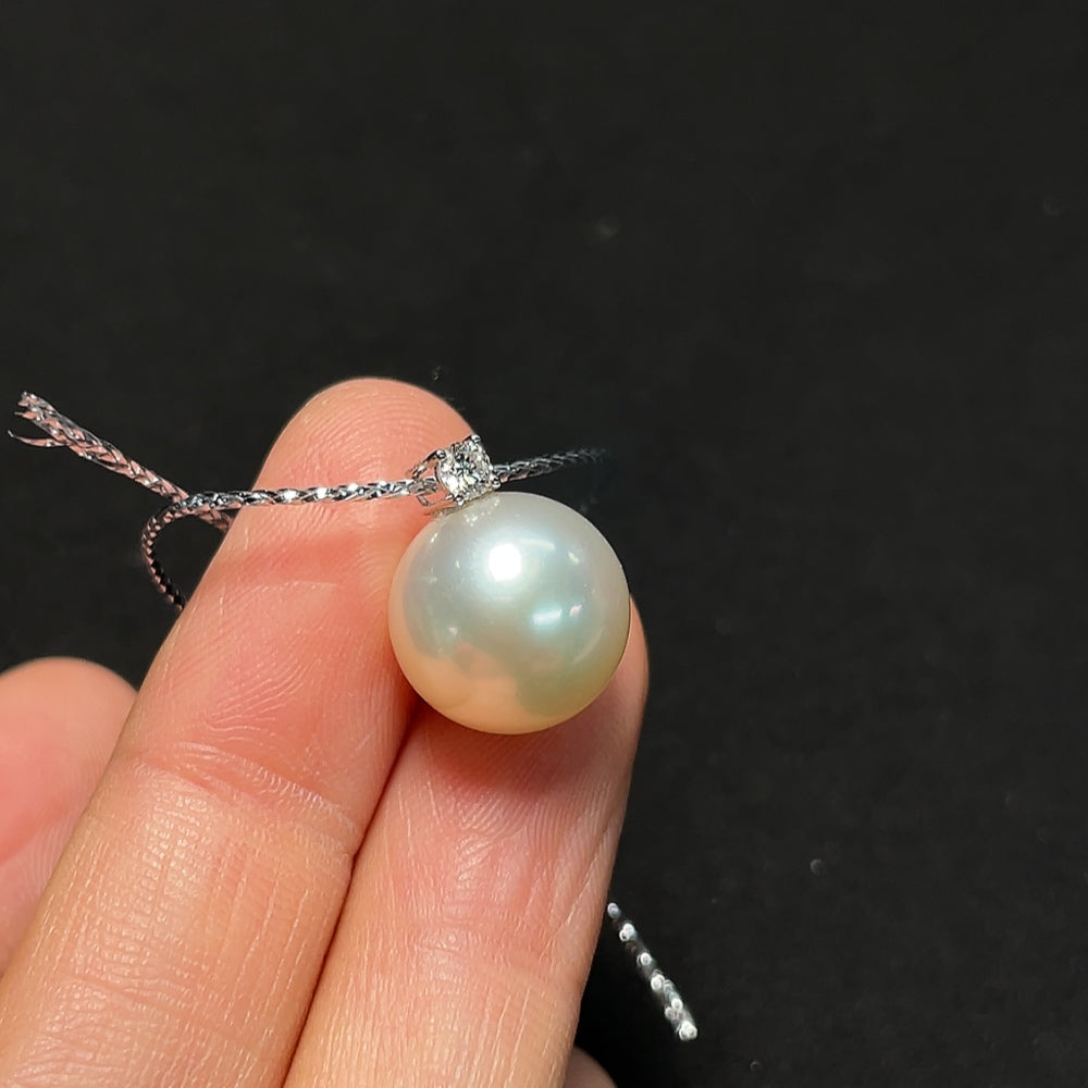 Seawater Pearl Pendant Non-Diamond 18K Gold Total Weight with Rope Approx. 3.01g Size About 12.4mm