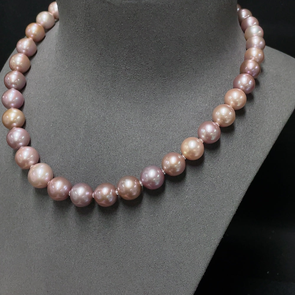 Pearl bead necklace, non-gold, total weight approximately 70.87g, size about 9.4-12.2mm