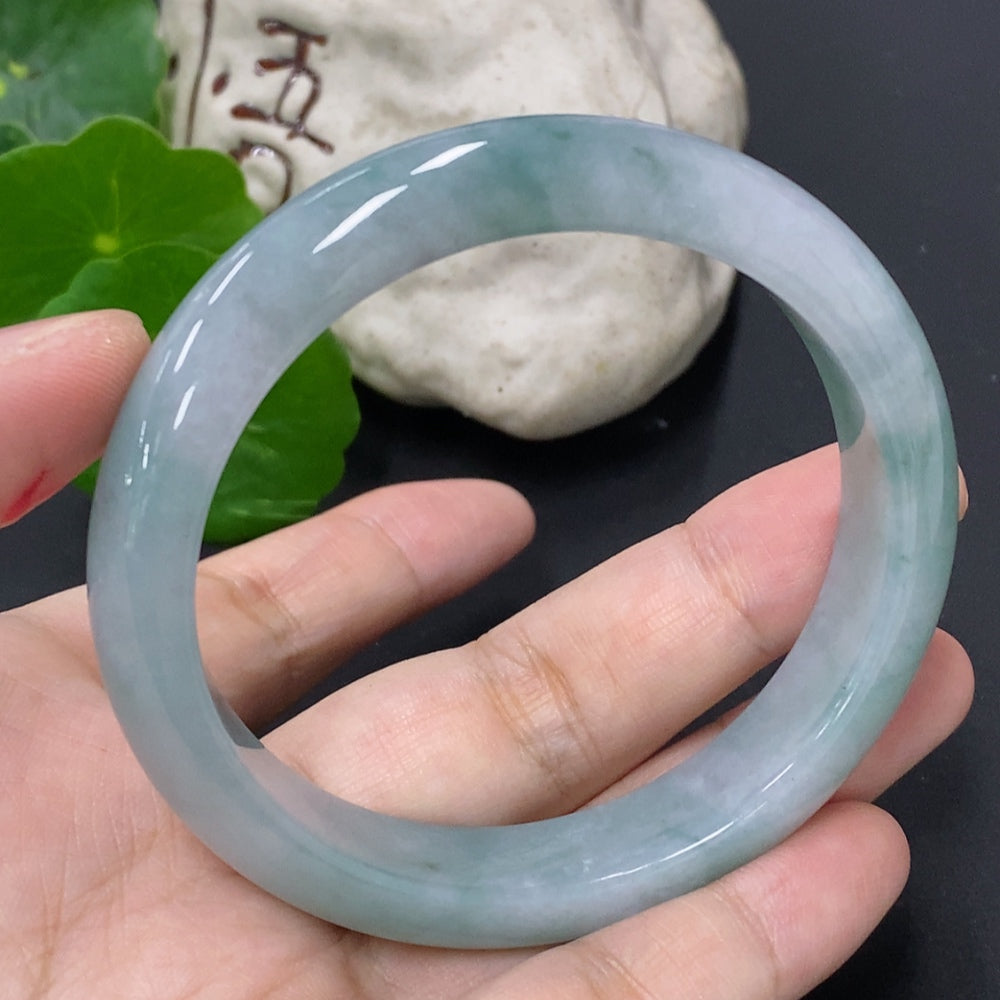 Jadeite Round Bangle