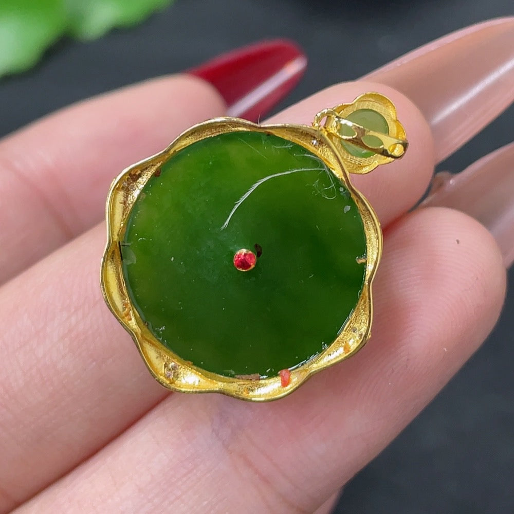 Hetian Jade Inlaid Pendant Non-Diamond Marked Red Gold Content 66% Other Gold Content 71% Total Product Weight Approx. 3.2g