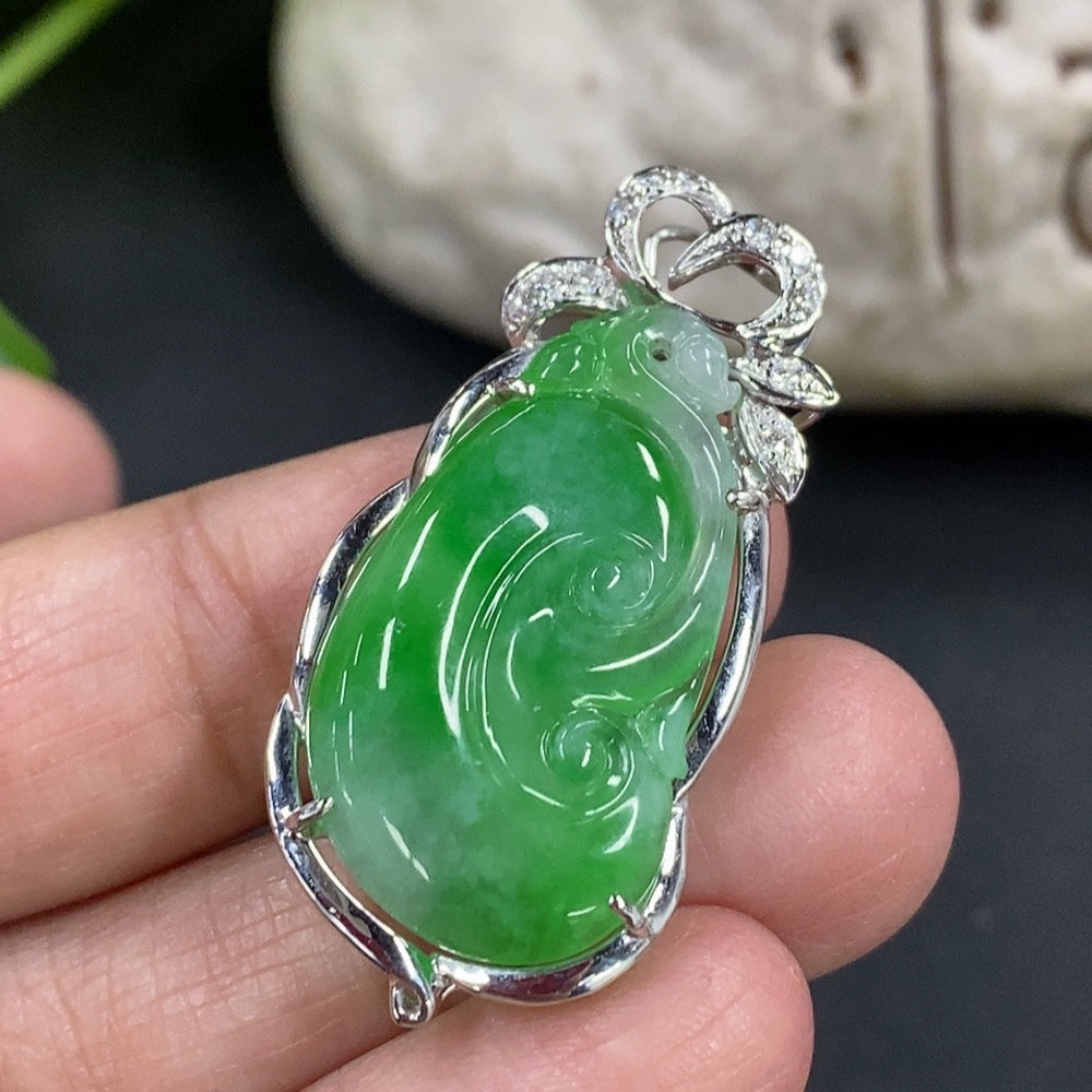 Jadeite Ruyi Pendant 18K Gold with Diamond Accents