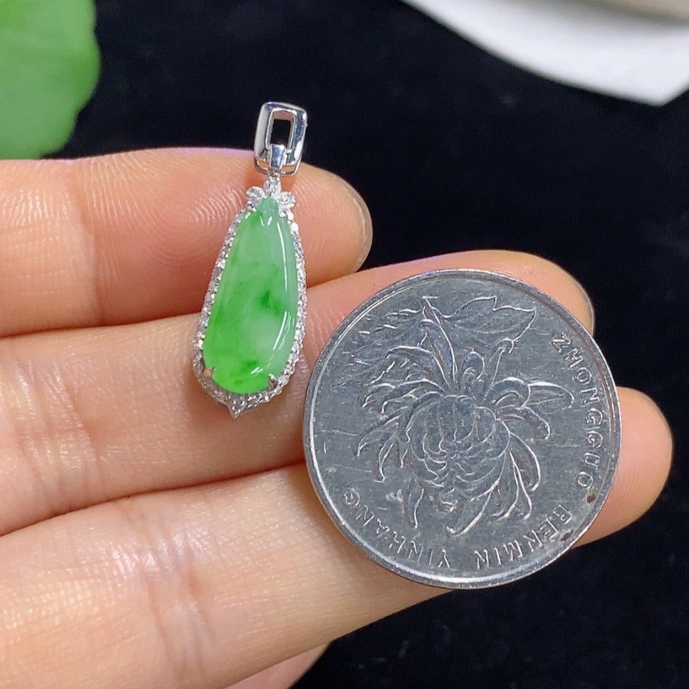 Jadeite Lucky Bean Pendant with 18k Gold and Diamond Accents, Total Weight Approximately 2.26g