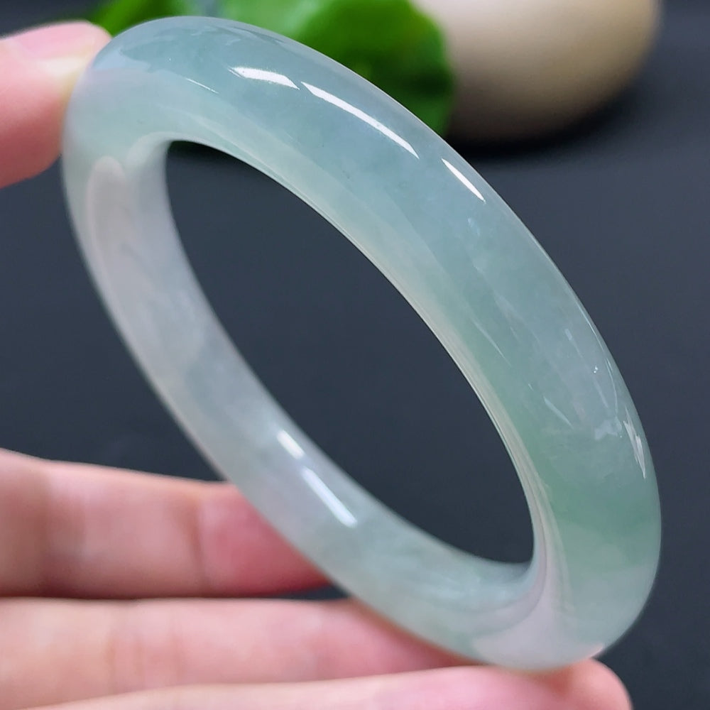 Jadeite Round Bangle