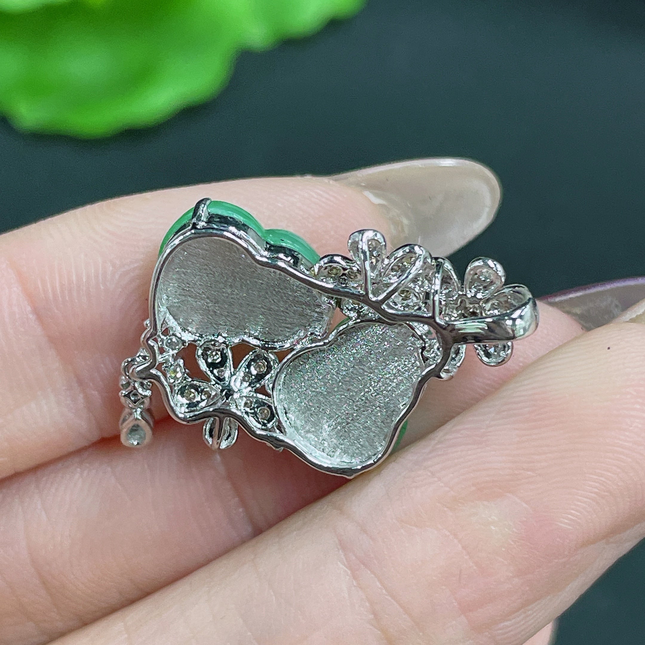 Jadeite Pendant 18k Gold Inlaid with Diamonds Total Weight Approx. 3.44g
