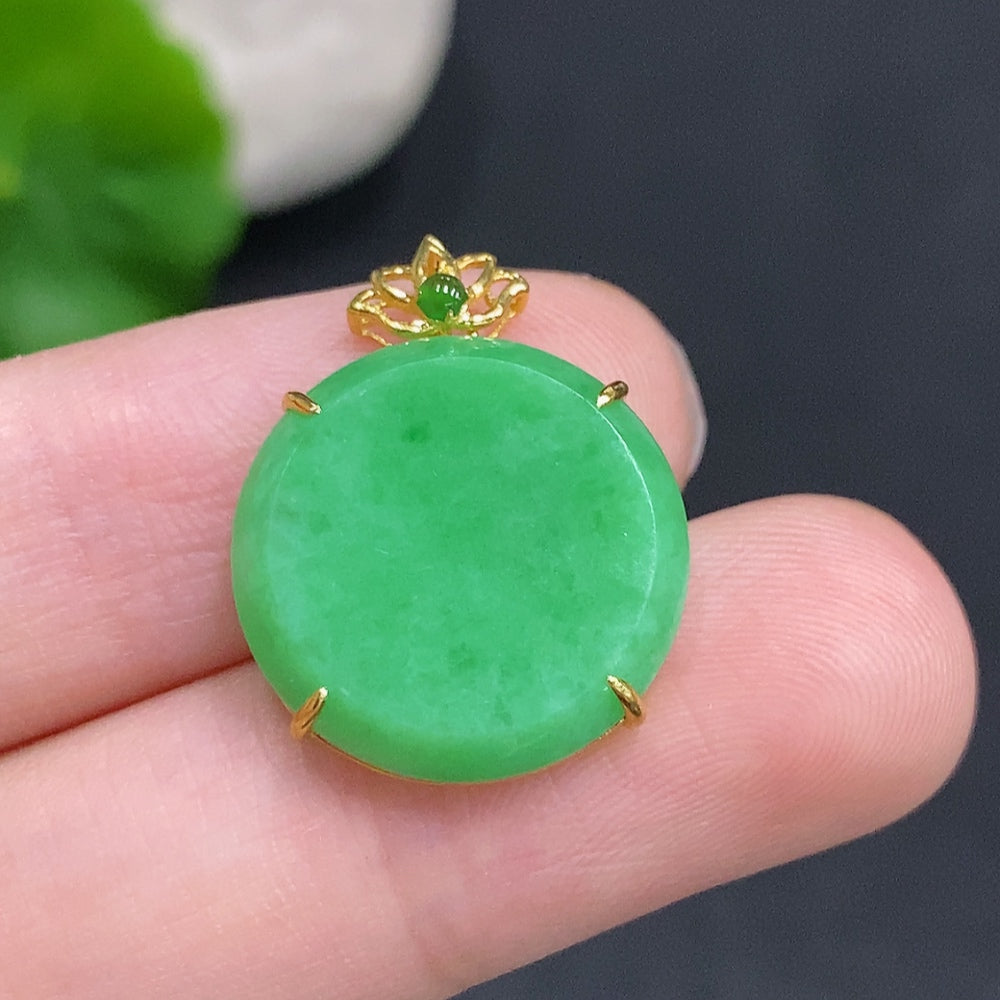 Jadeite Plain Pendant Pendant with 18K Gold Setting Total Weight Approx. 2.4g