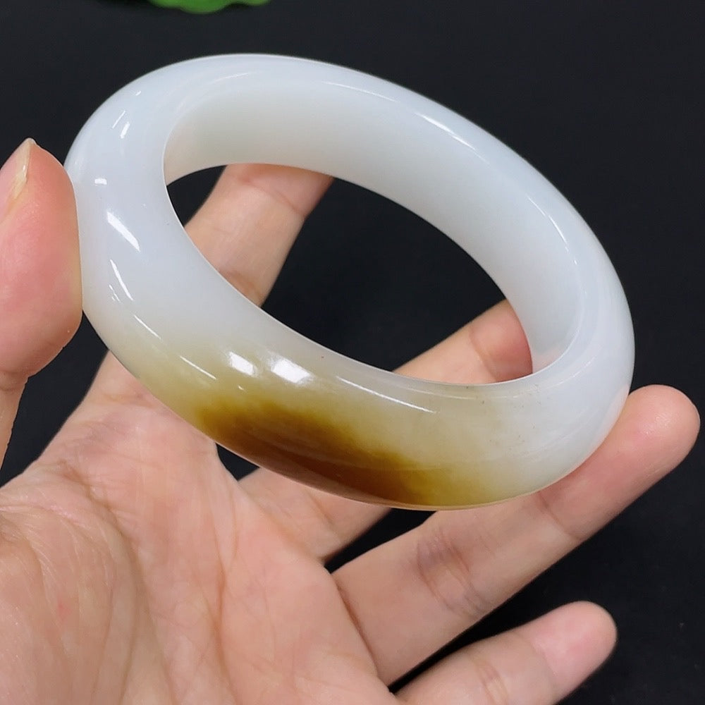 HKHQ Hetian jade round bracelet, size 56.7, weighing approx. 91.5g, featuring smooth polished jade stones.